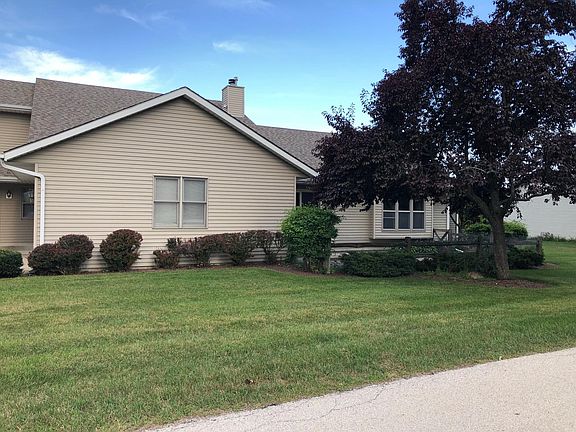 Exterior front photo 2