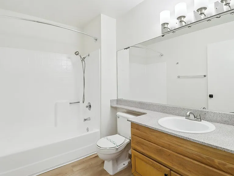 Bella Vista — Photo 24