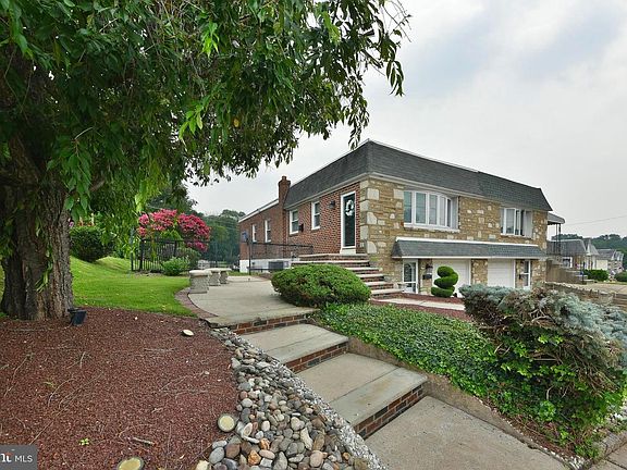 2nd image of 3137 Draper St