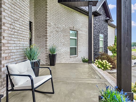 4th image of 1381 Reda Dr
