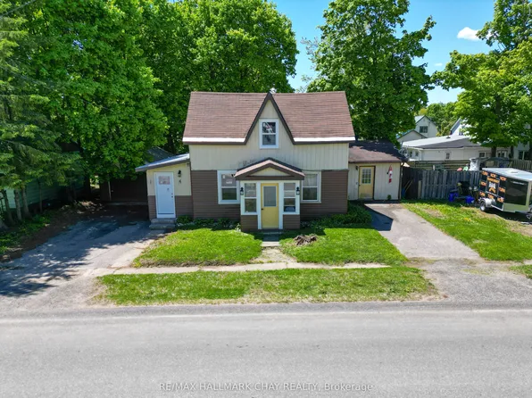 635 1st St S, Gravenhurst, ON P1P 1K1