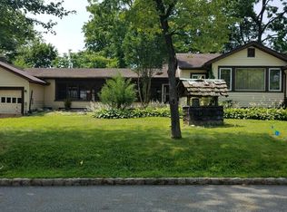 43 Iroquois Ave, Lake Hiawatha, NJ