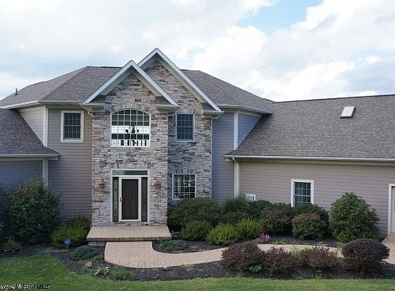2nd image of 3 Iroquois Way