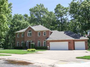 6100 N Oak Leaf Ct, Peoria, IL 61615