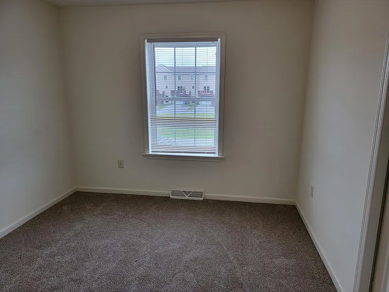 213 Limestone Dr — Photo 12