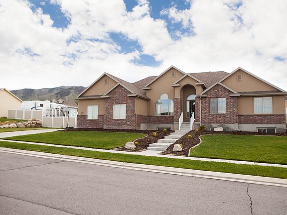 2nd image of 3831 S Panorama Dr