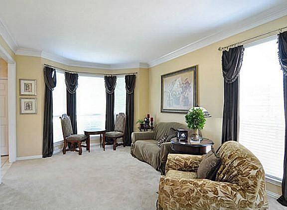 5th image of 2700 Pond Wood Dr