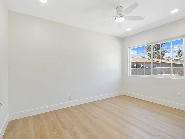 2521 W Stanford St — Photo 22