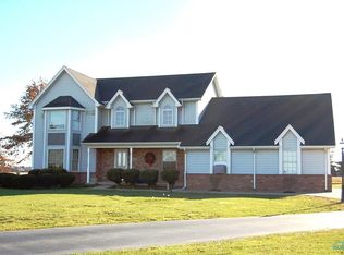 16313 Euler Rd, Bowling Green, OH 43402