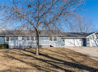635 7th St, Waukee, IA 50263