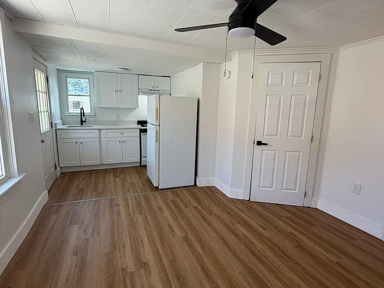 1102 Taylor Ave #4 — Photo 4