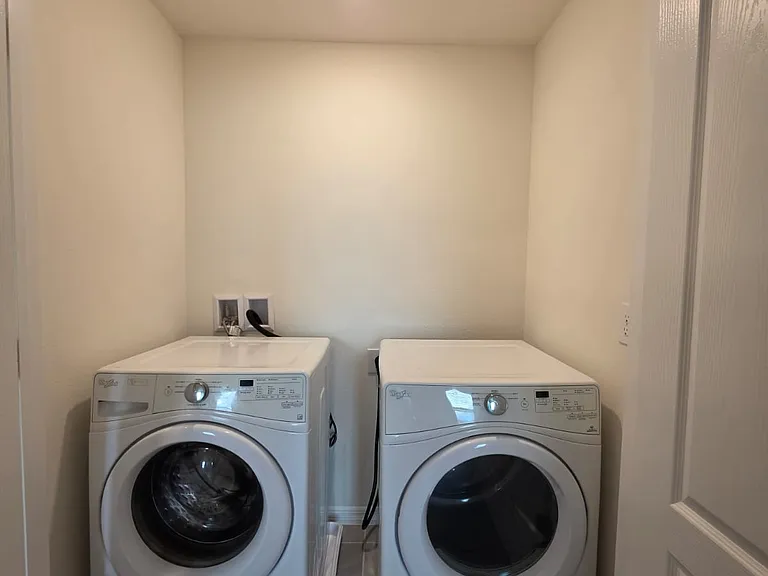 6606 Leo Ln #6606 — Photo 9