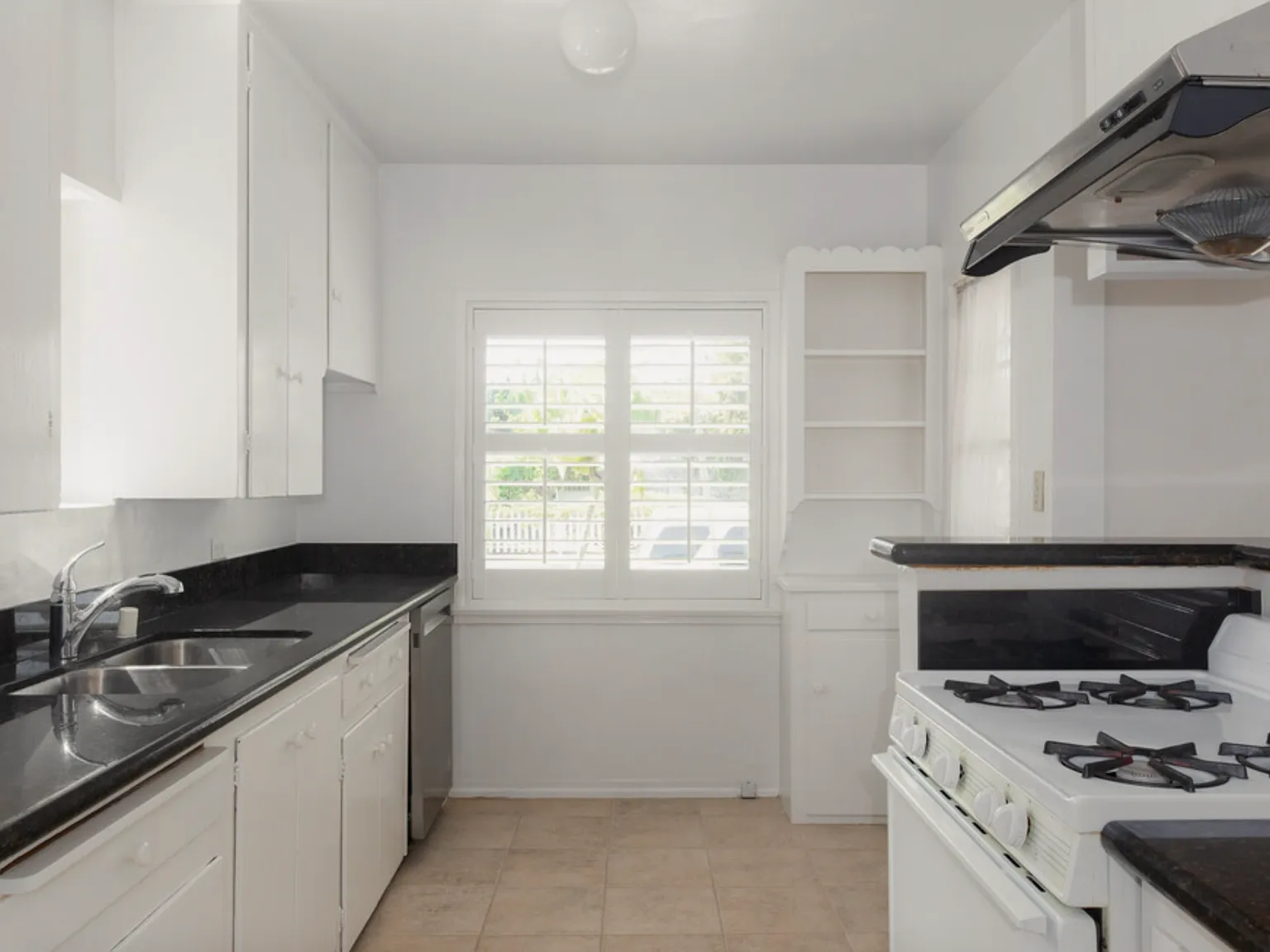 2 bed, 950 sqft, $4,000 — Photo 4