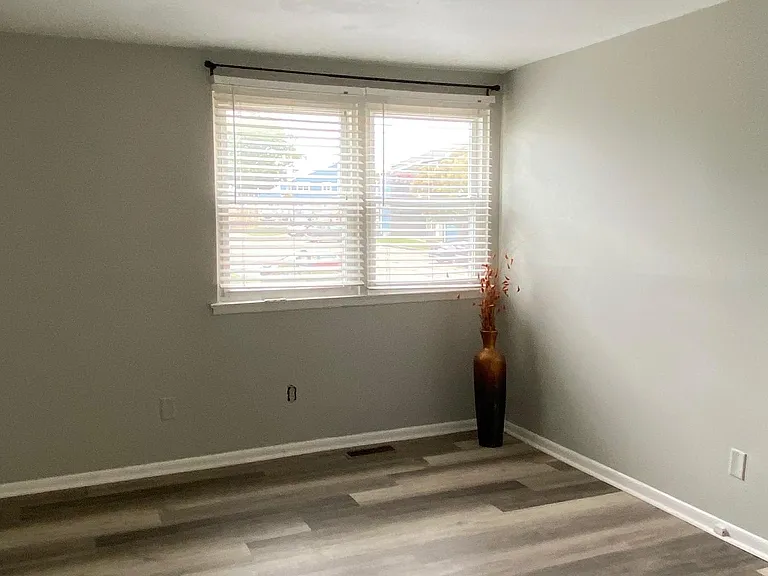 Bedroom (Different angle)