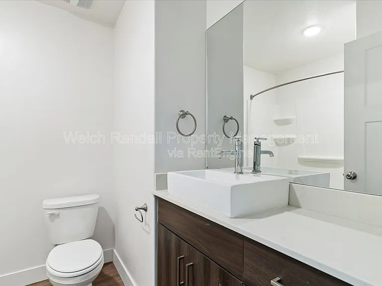 1177 W Shady Brook Ln #4 — Photo 14
