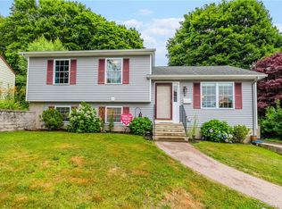 9 Thompson St, Pawcatuck, CT 06379