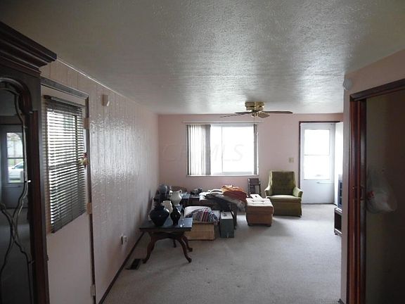 4th image of 940 Harwood Dr