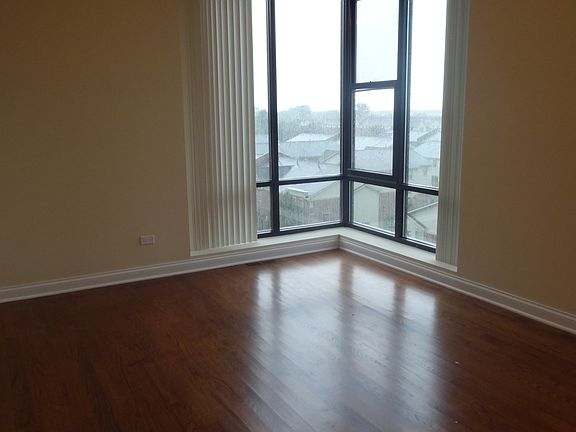 5th image of 2609 W Belmont Ave Unit 401W