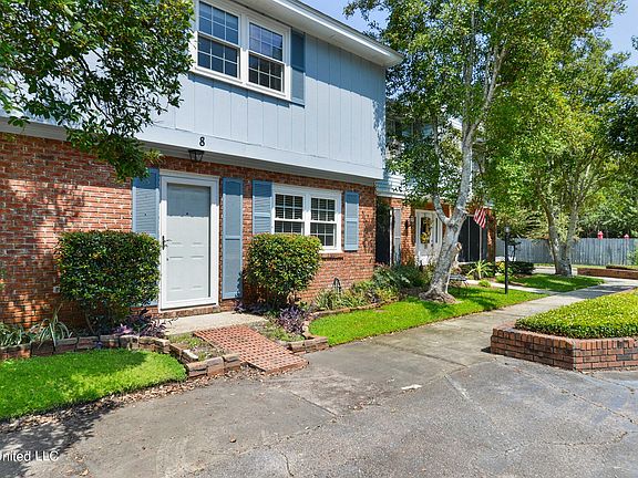 2nd image of 8 Independence Dr #8