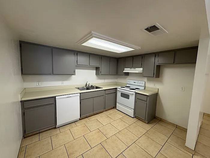 2934 E Angela Dr #2 — Photo 11