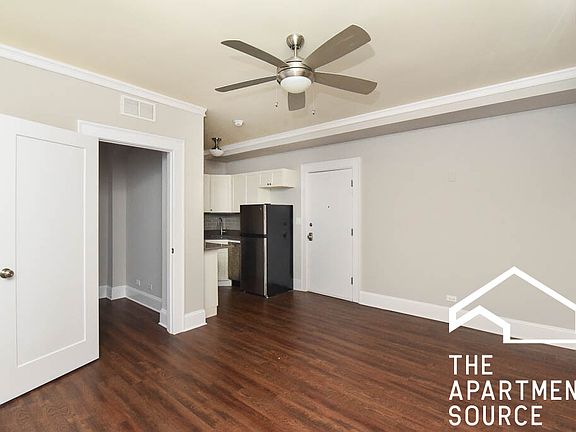 4th image of 817 W Lakeside Pl APT 701