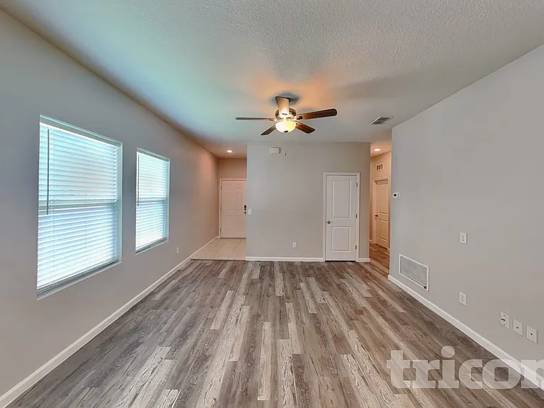 1073 Cades Cove Way — Photo 2
