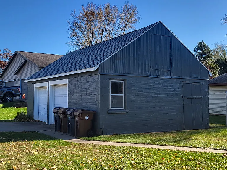 503 Oak Ave S #B — Photo 2