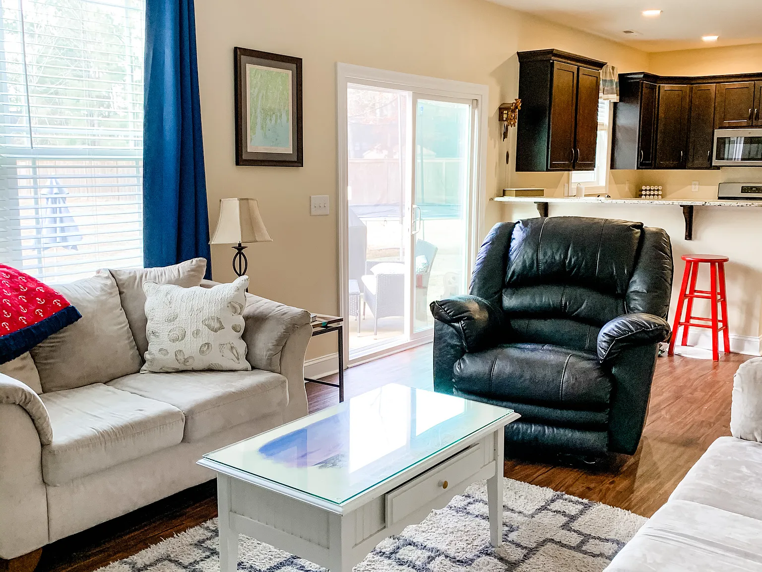 4 bed, 2.5 bath, 2385 sqft, $2,100 — Photo 4