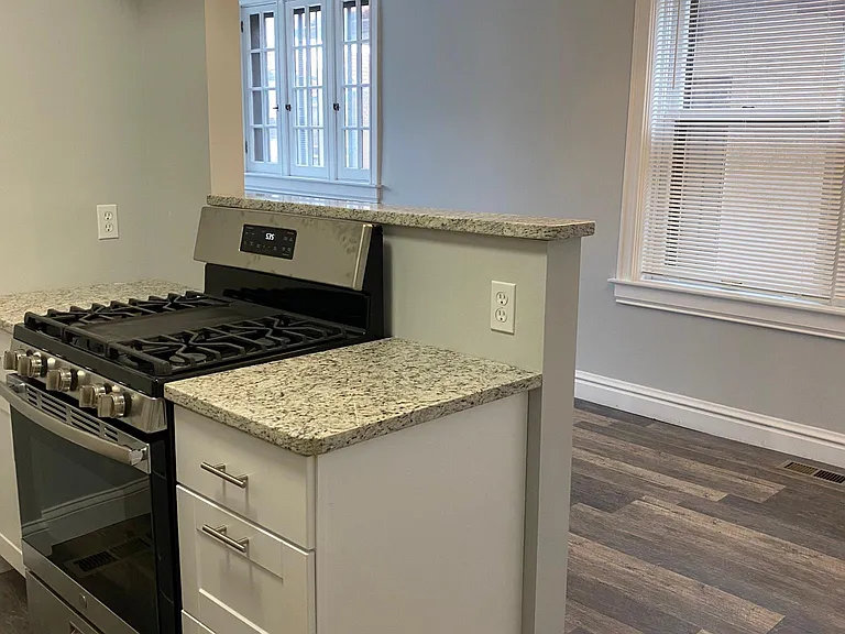 6306 Cates Ave #2W — Photo 8