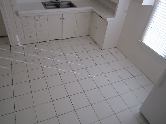 3rd image of 407 E Chapel St APT B