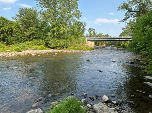 571 Cook Rd, Essex, NY 12936