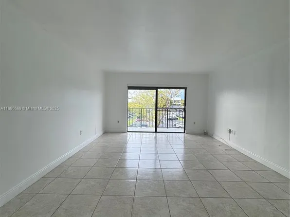 10431 N Kendall Dr APT D312, Miami, FL 33176