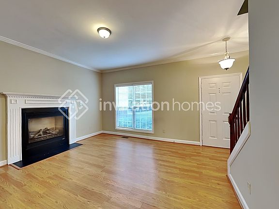 4th image of 223 Stoney Dr