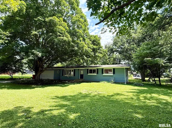 17122 River View Rd, Petersburg, IL 62675