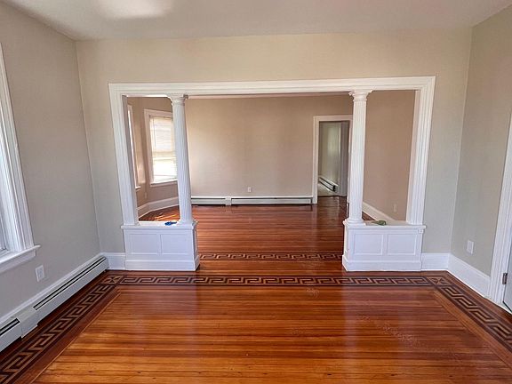 Living & dining rooms flow