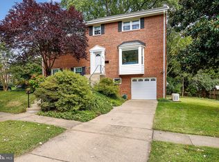 9811 Marquette Dr, Bethesda, MD 20817