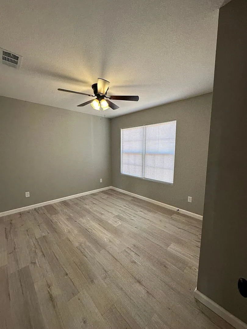 3 Bed 2 Bath Brick Home with Fenced in Backyard — Photo 4