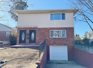 29 Inwood Rd, Port Washington, NY 11050