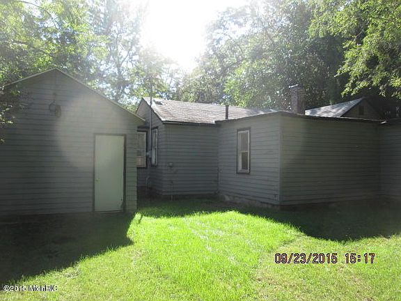 2nd image of 3331 Delano St