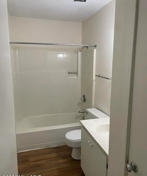 415 N Saylor St #425 — Photo 9
