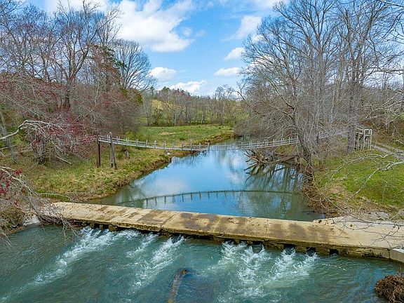 4th image of 2253 Price Ridge Rd