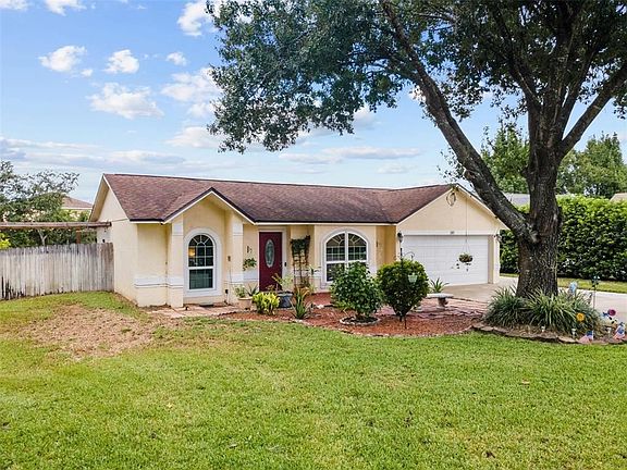 2nd image of 301 Wild Forrest Dr