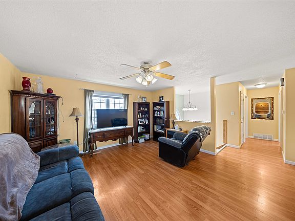 4th image of 1013 Marshall St