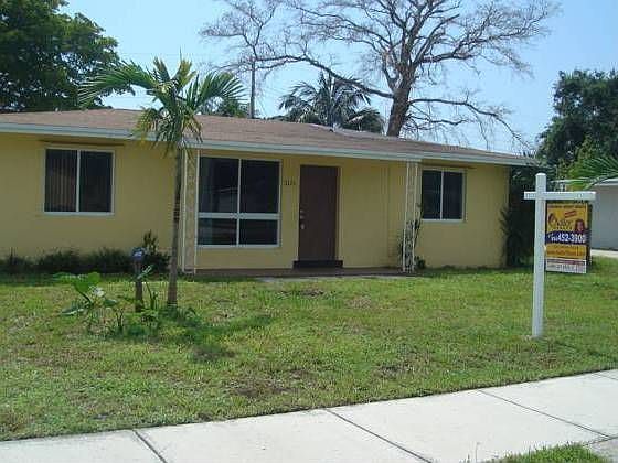 1st image of 3121 SW 40th Ave