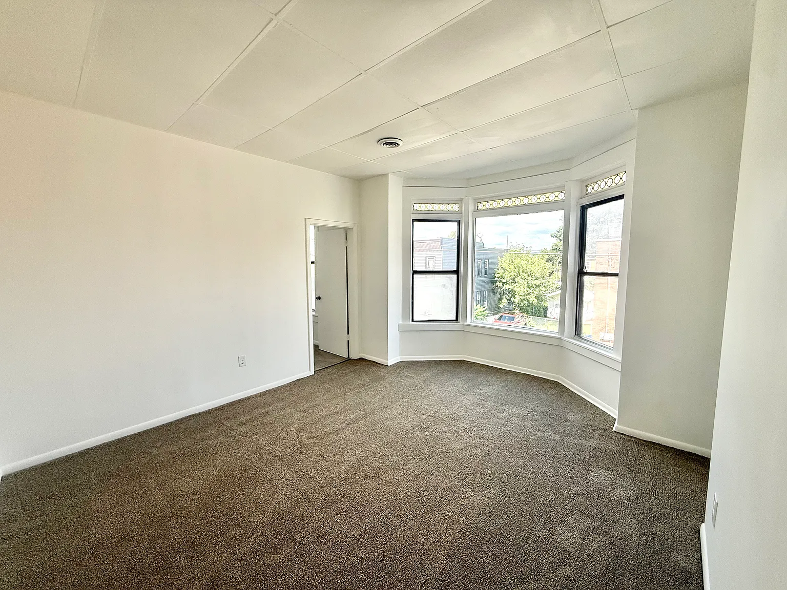 3 bed, $1,349 — Photo 4