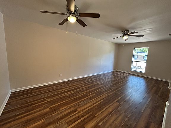 2nd image of 260 Garden Cir