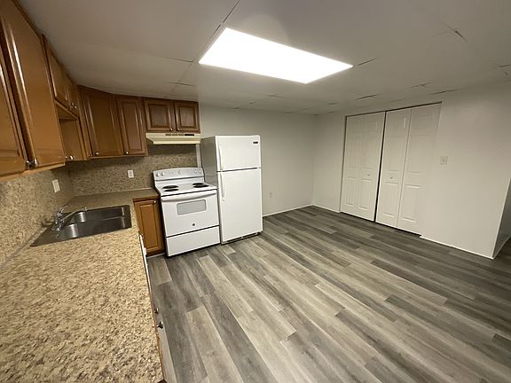 4th image of 239 E King St #1