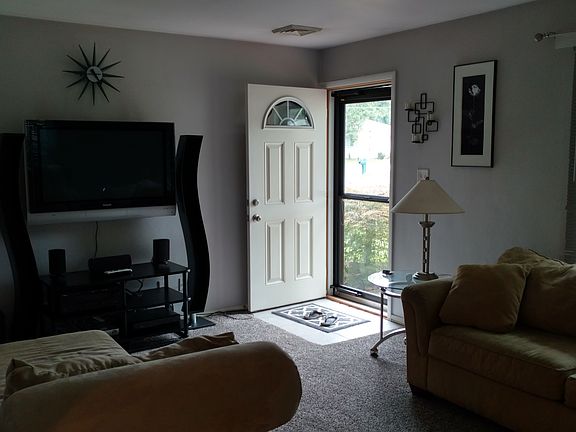 2nd image of 5107 N Renwood Ave