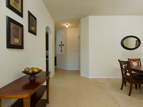 4th image of 208 Wolf Creek Way