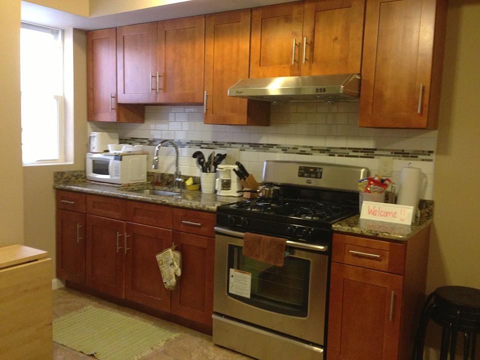 1st image of 127 N 11th St APT 3